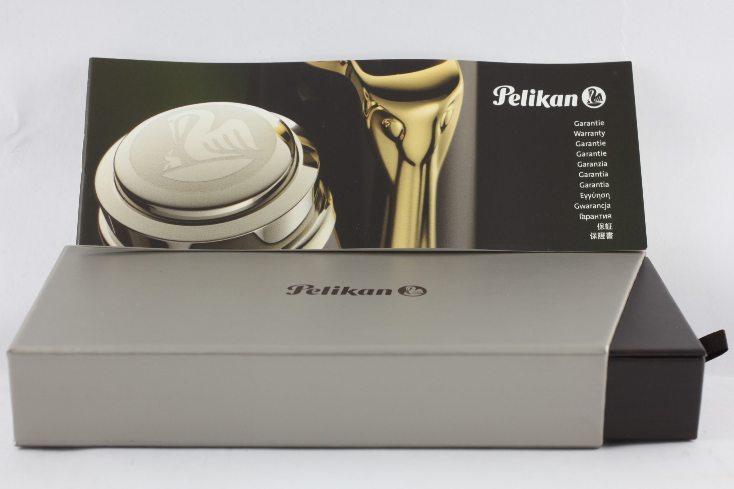 PelikanSouveranM600BlackRedNewLogoFP_C